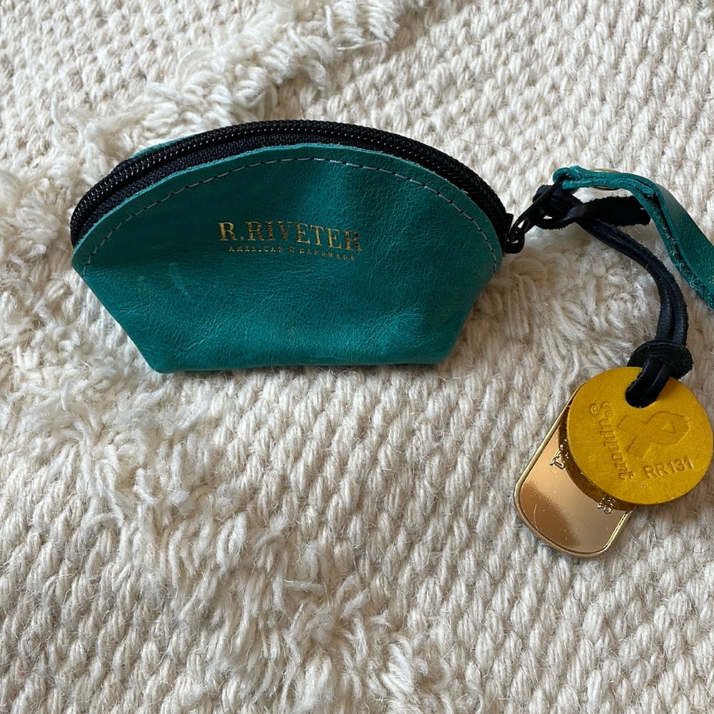 R.riveter teal coin pouch